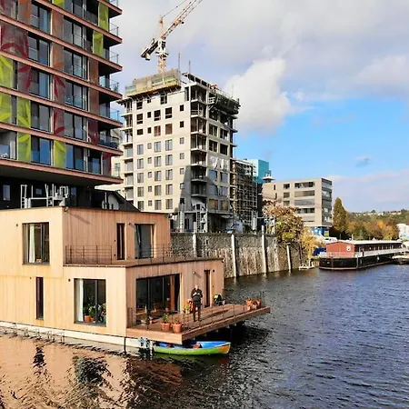 One Of The Kind Houseboat Experience +boat Praga