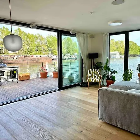 Villa One Of The Kind Houseboat Experience +boat