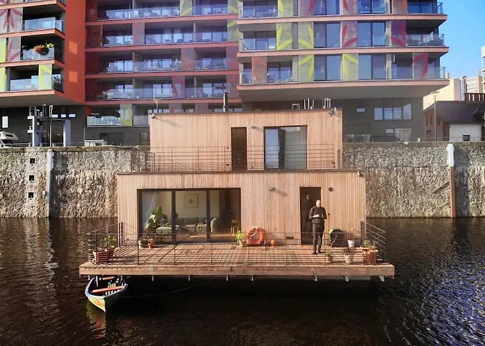 Villa One Of The Kind Houseboat Experience +boat