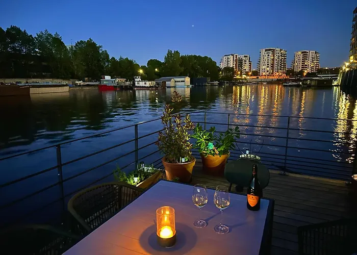 One Of The Kind Houseboat Experience +boat