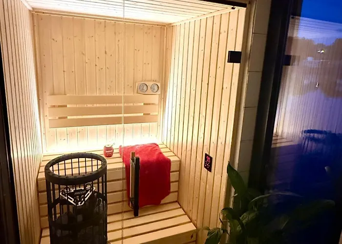 One Of The Kind Houseboat Experience +boat Villa
